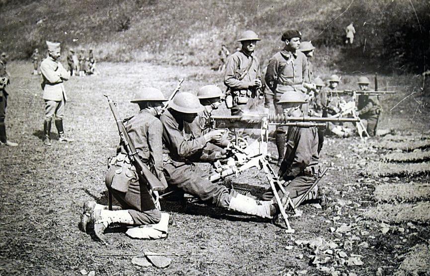 哈奇开斯1914式重机枪实弹射击,二战哈奇开斯重机枪