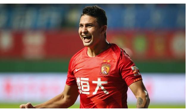 韩国球迷嘲笑国足靠归化也进不了世界杯，中国球迷贴出神图回怼