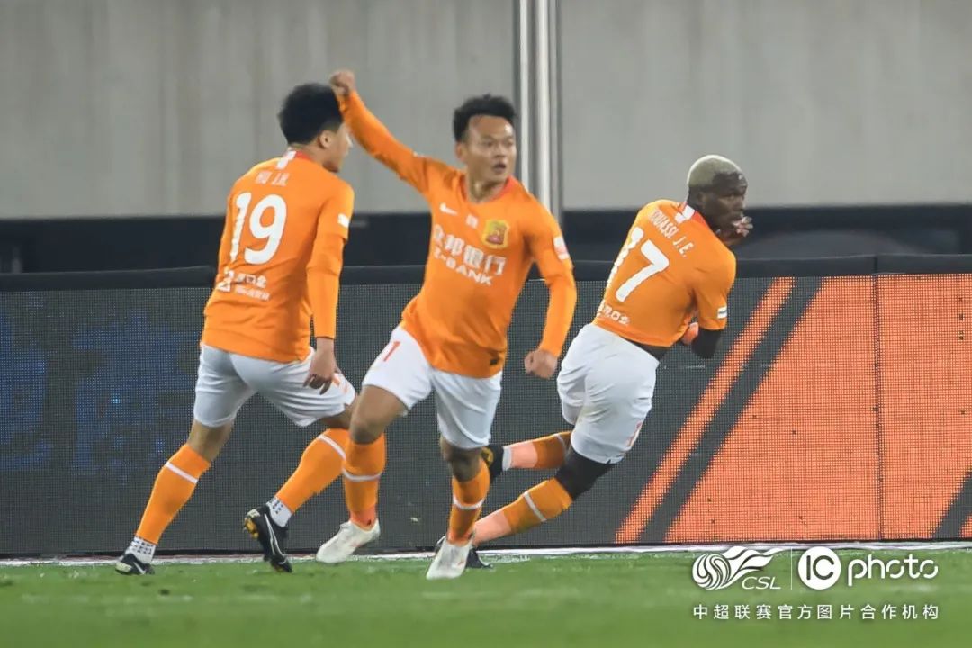 前线丨埃弗拉梅开二度完成绝杀，附加赛继续一起并肩前行