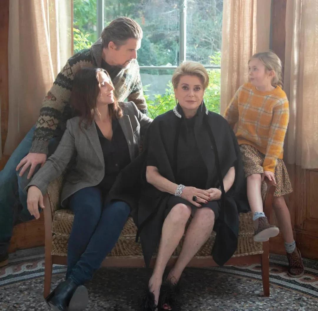 圣罗兰最经典的衣服,圣罗兰最经典款的衣服