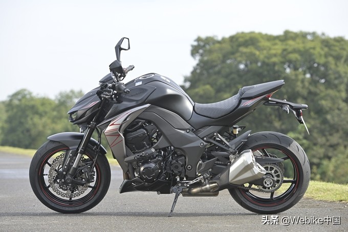 测评川崎zrx1200视频,川崎z1000和宝马s1000r选哪个