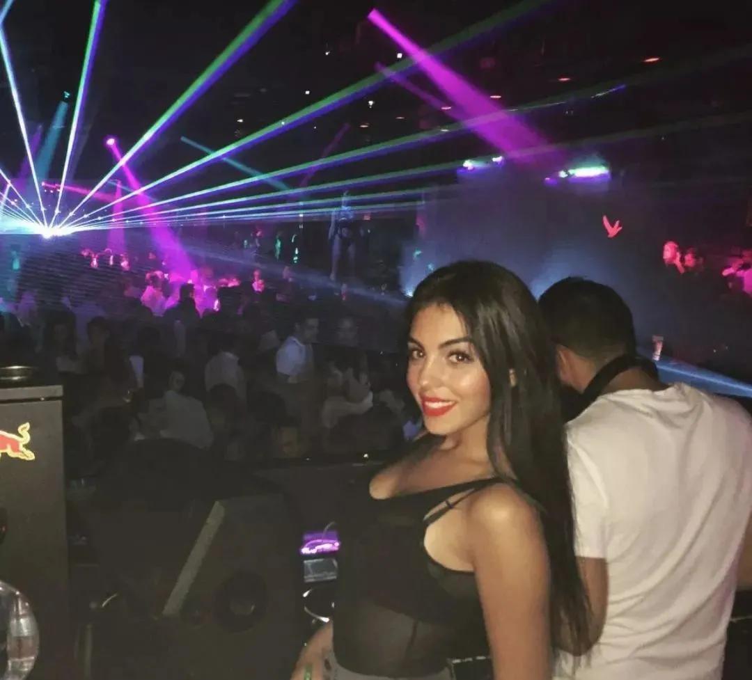 最牛柜姐打败顶级超模,哪些女人才配得上叫海王终结者?