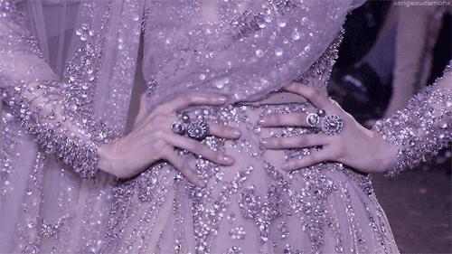 黎巴嫩爆炸发生后,巩俐章子怡的挚爱无声落泪……