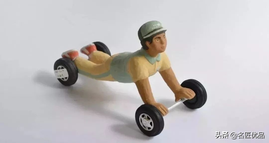 想不想开？这个贴着小胡子的女生，做出全世界最可爱的汽车