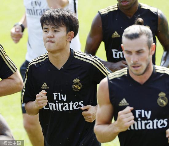 日本踢足球的香川,日本足球运动员香川