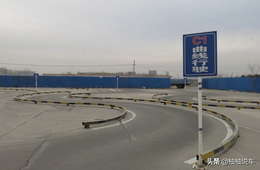 科目二倒库最简单又准的方法图解,科目二出库什么时候打方向盘最准