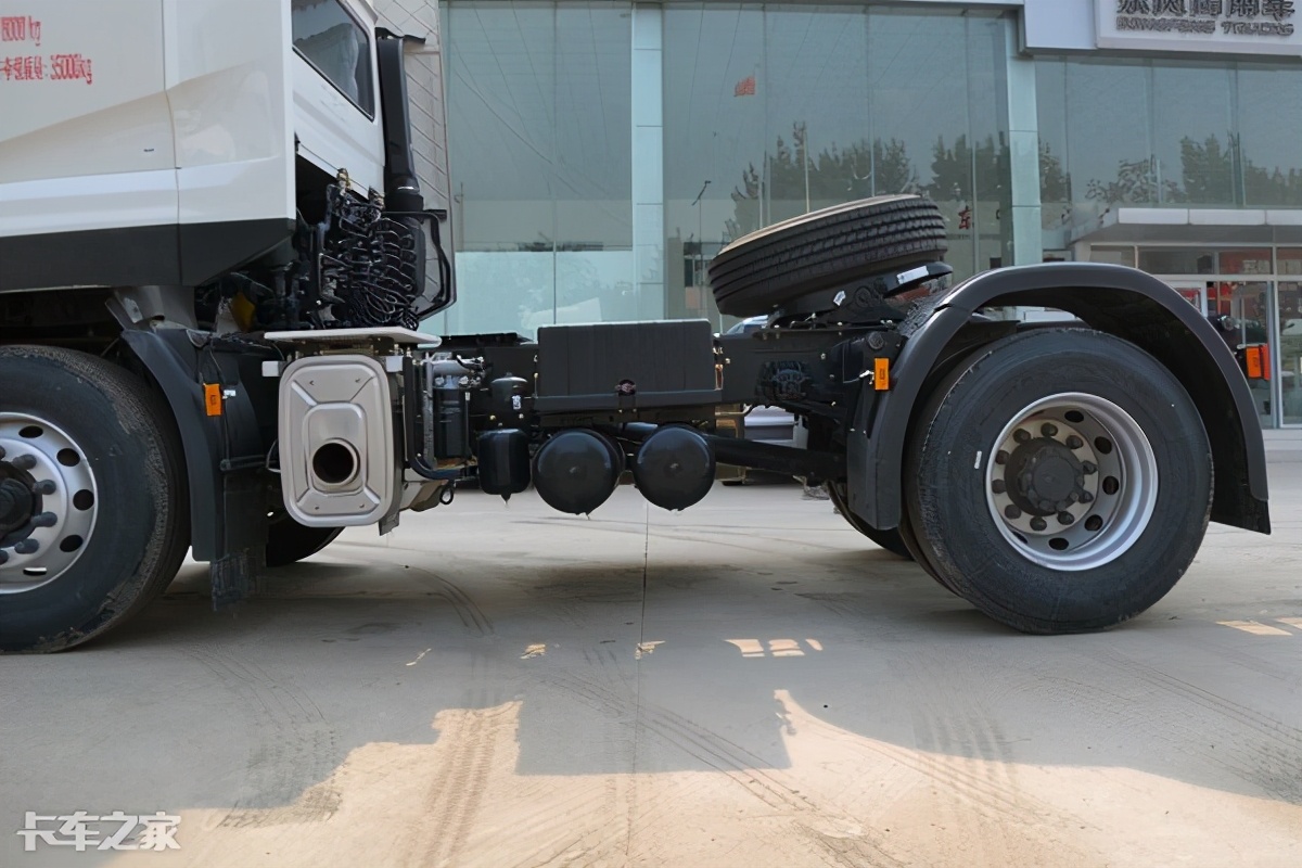 东风天龙重卡有什么优缺点,东风天龙4x2最新版牵引车多少钱