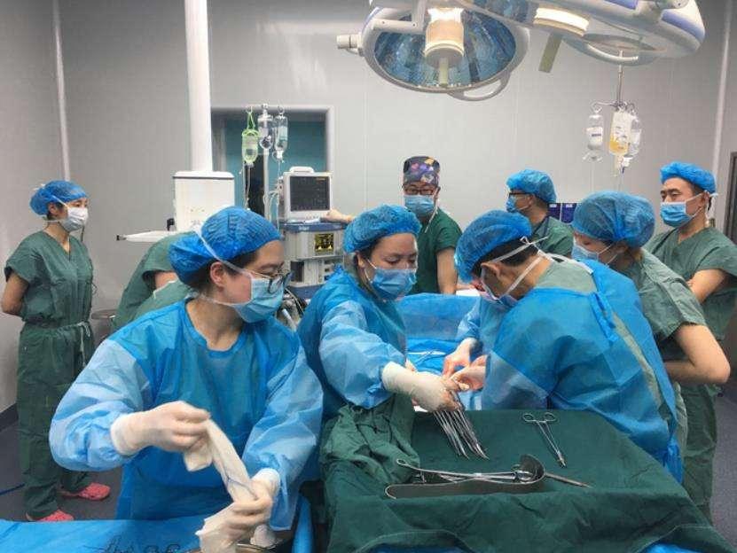 生完宝宝，产妇有想上大号的感觉，医生一听让赶紧准备手术