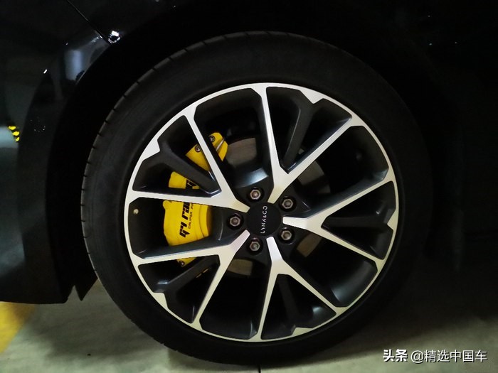 领克03改装大鲍鱼刹车卡钳罩，网友：成事不足败事有余