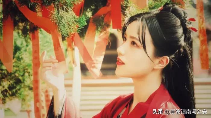 诗经阁|心中红豆眸中月，眉间一寸盈盈雪