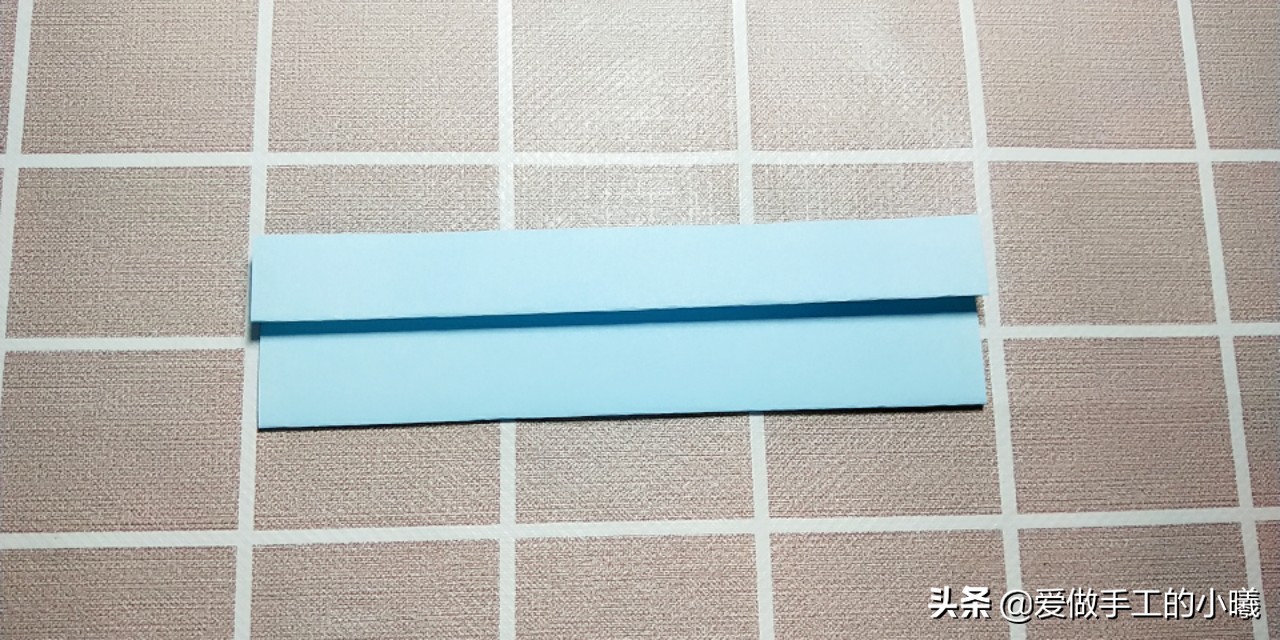 儿童折纸简单手工幼儿园蝴蝶结,蝴蝶结手工折纸超简单正方形纸