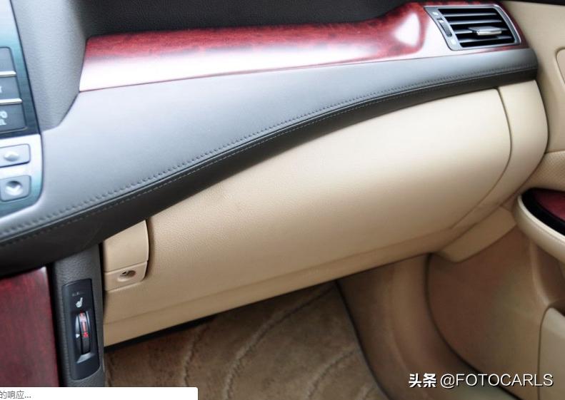 丰田皇冠4.3LSaloonVIP实拍，座椅上小喇叭叫高级，售价89.96万