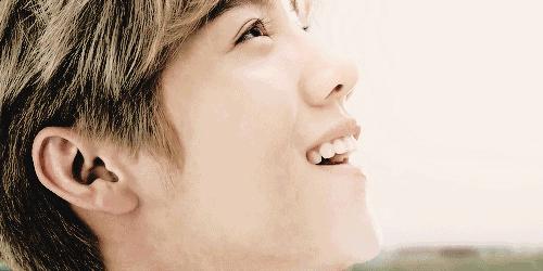 让睫毛变得又长又浓密的小妙招,睫毛又长又密小妙方