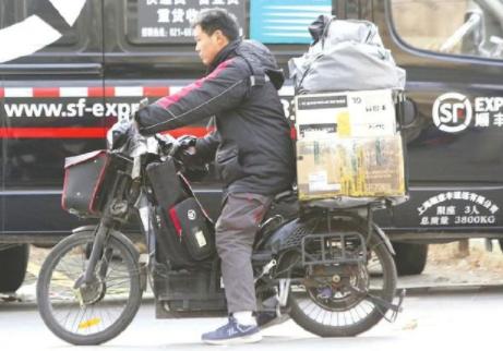 顺丰的仓管员工资到底有多少，为何大学生都愿意干这个？