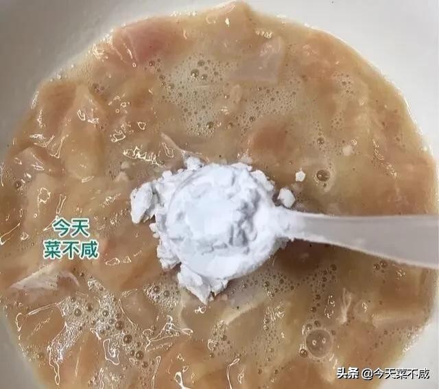 上浆勾芡挂糊要选哪种淀粉,勾芡上浆挂糊都用什么淀粉