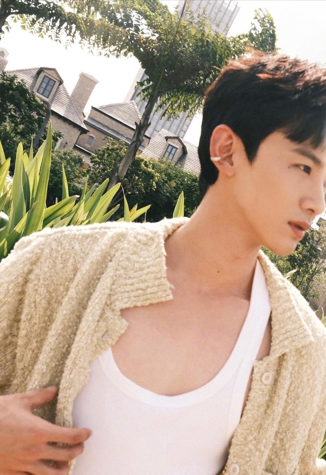 白敬亭同款拖地裤,白敬亭拖地裤同款