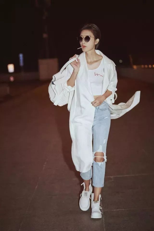 牛仔裤穿合身的还是修身的,牛仔裤是无弹力的还是有弹力的好