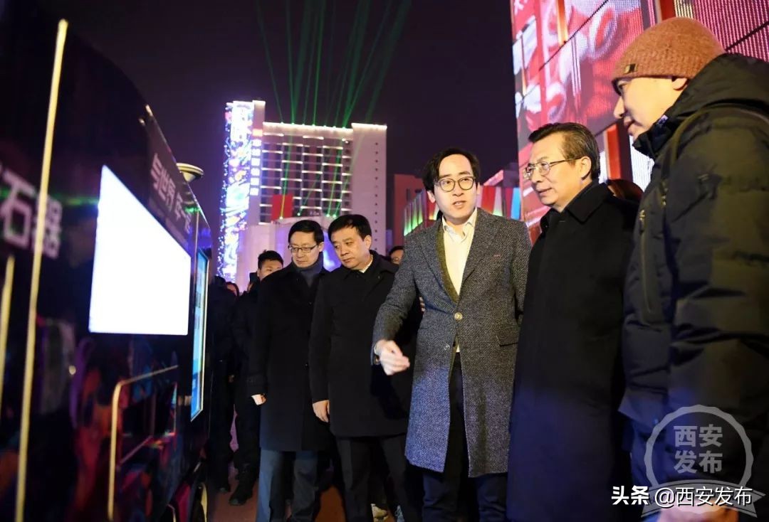 灯光秀宛如一场梦幻的光影盛宴,国际灯光节展示