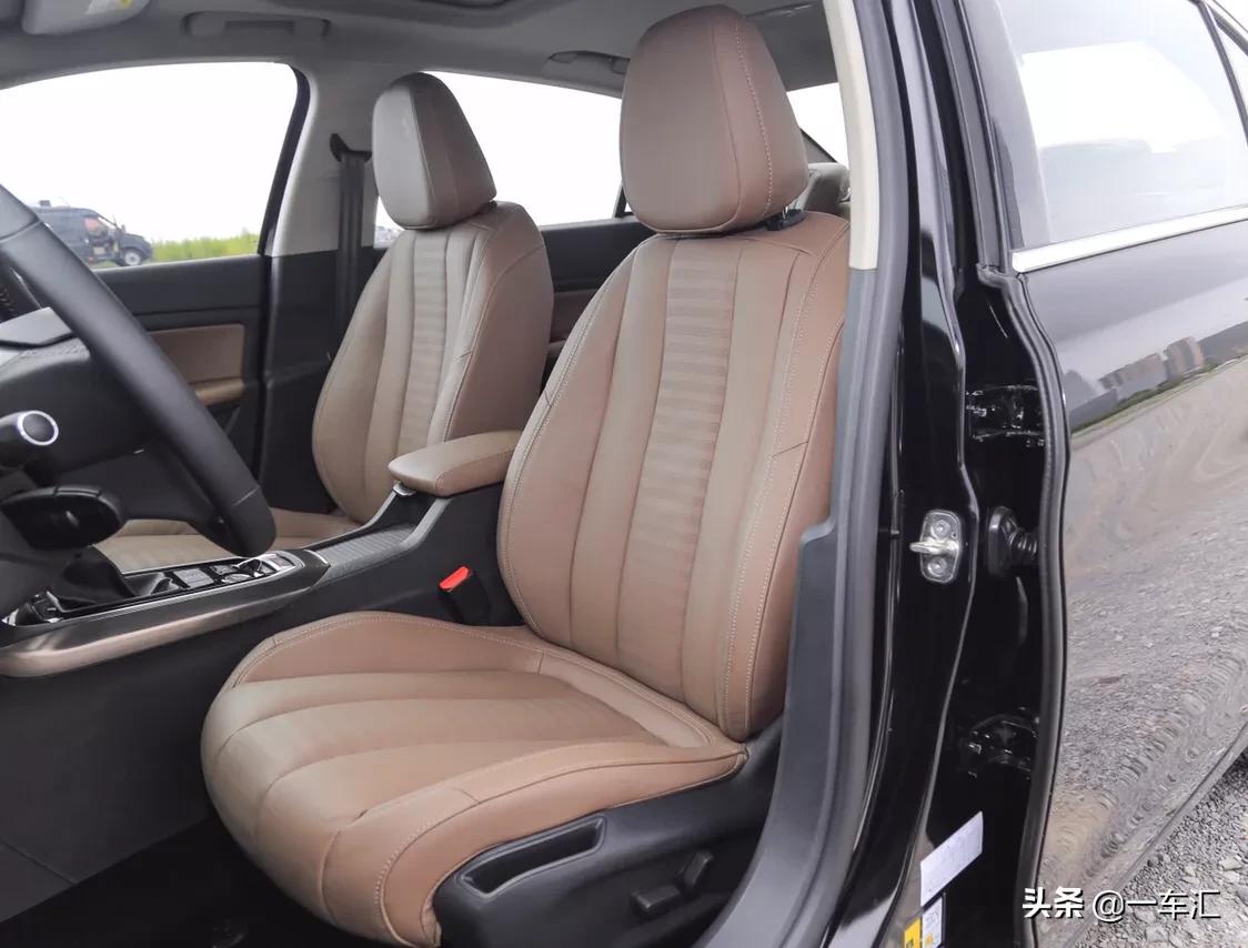 标致408与朗逸哪个更值得购买,标致4082019款离地间隙