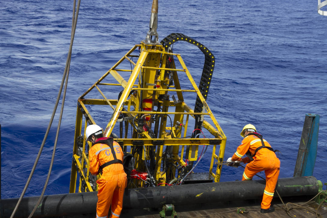 向阳红16号科考船是怎么沉的,向阳红科考船事件