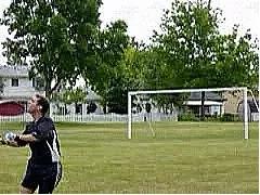 守门员如何扑球才不伤手腕,门将怎么单手托球