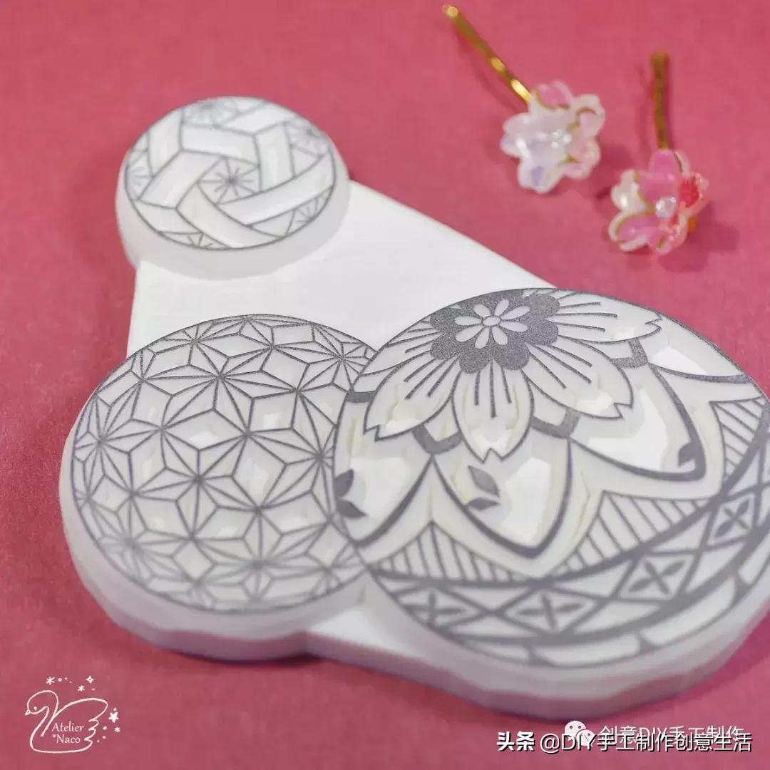 用笔刀雕刻橡皮擦,用刻刀在纸上刻字