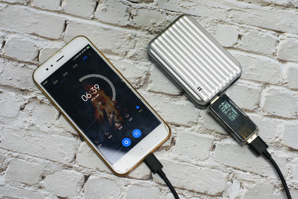 可以带上飞机的最大充电宝,长途旅行充电宝可以上飞机