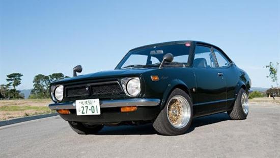 藤原拓海的ae86到底是什么车,藤原拓海ae86与夏树见面场景