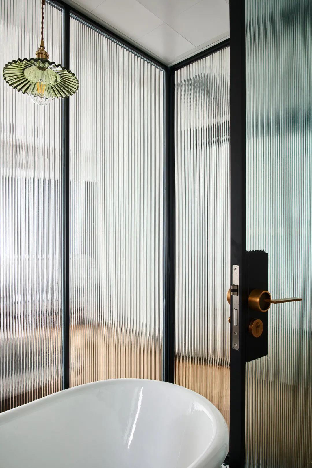 邻居秀家|细节控的家有多治愈?单凭她家开关就能出圈了