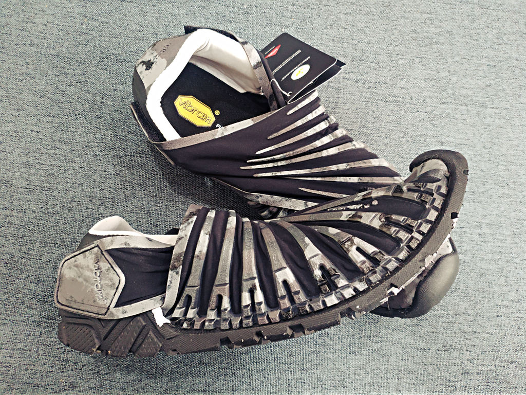 奇怪而又舒适：VibramFuroshiki包裹鞋体验