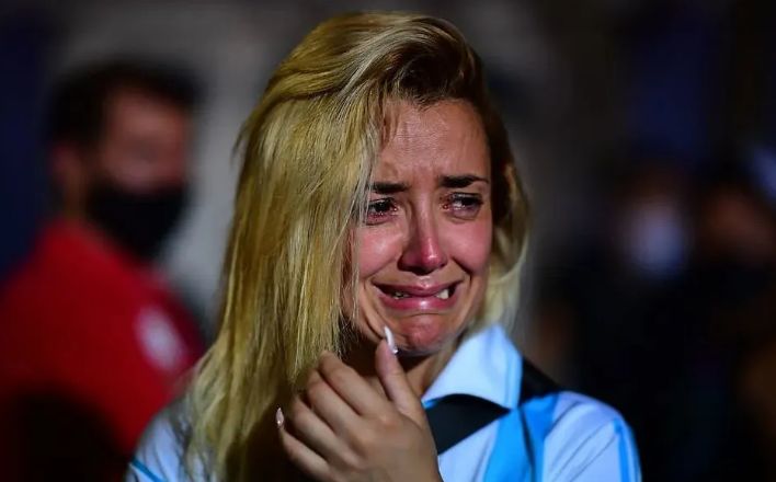 马拉多纳上帝之手拿冠军了吗,马拉多纳是梅西的什么人