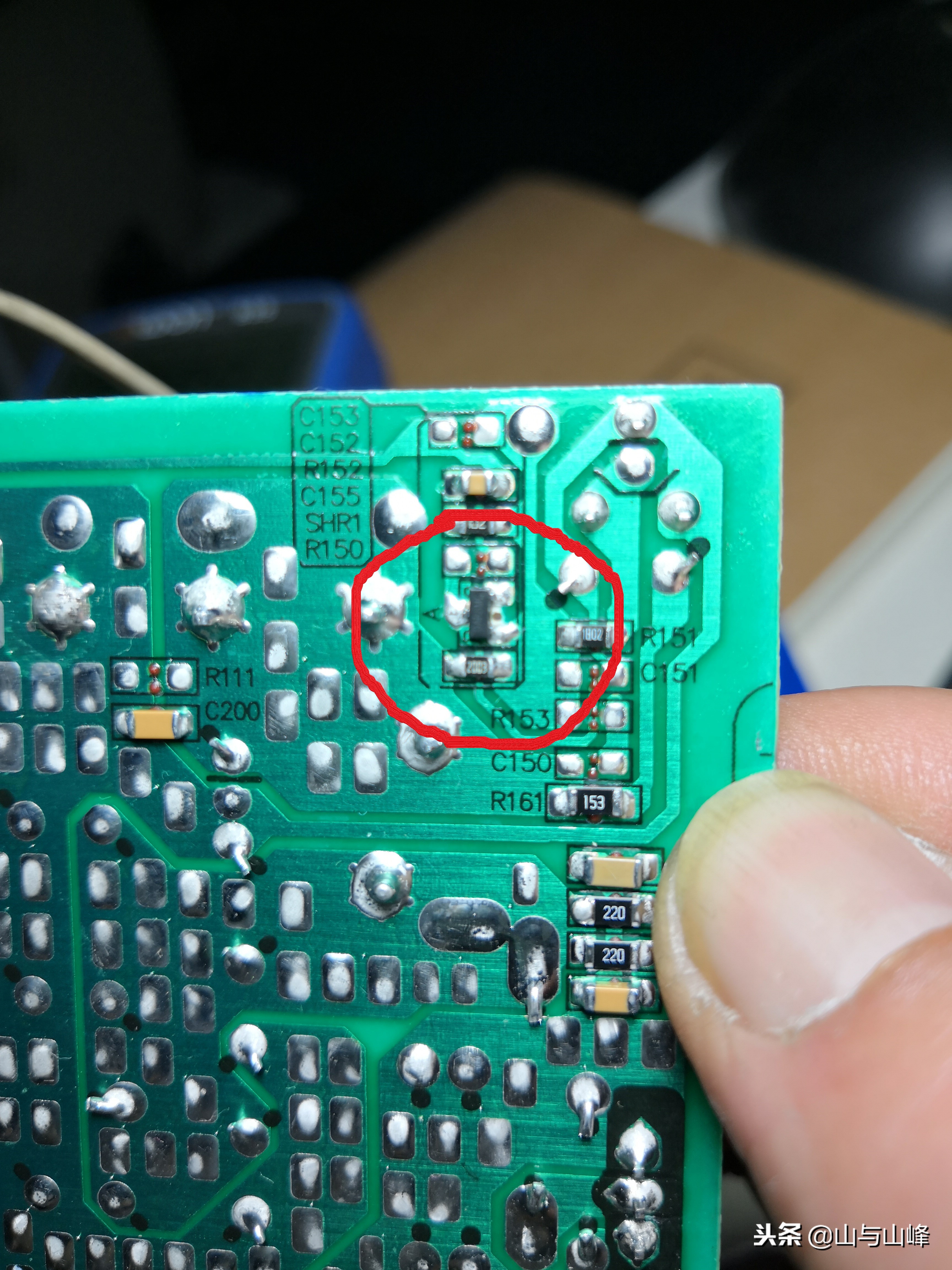 明纬开关电源750瓦24v怎么调电压,明纬开关电源如何调输出电压