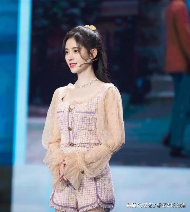 鞠婧祎扎蝴蝶结头发照片,鞠婧祎两个侧蝴蝶结发型