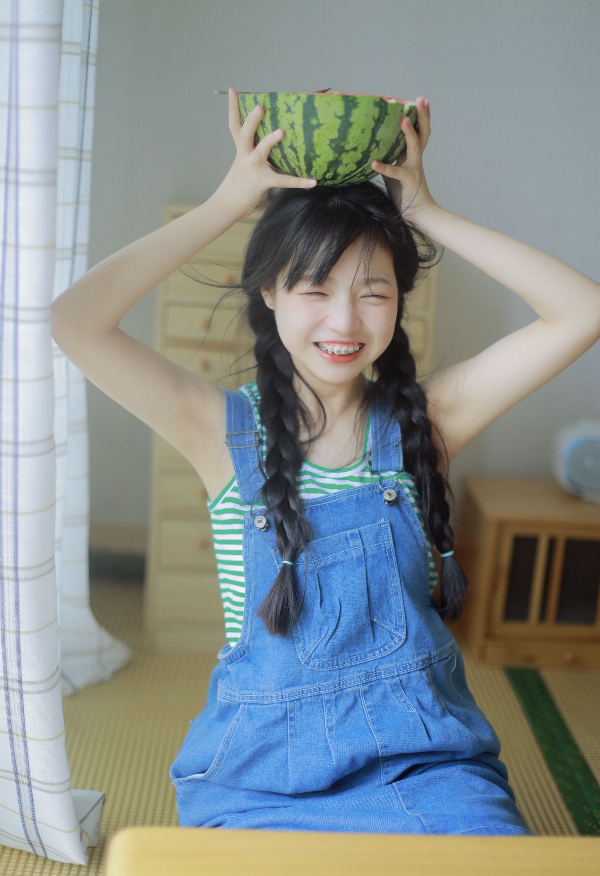 甜美少女丨今天有你，西瓜都变得特别甜