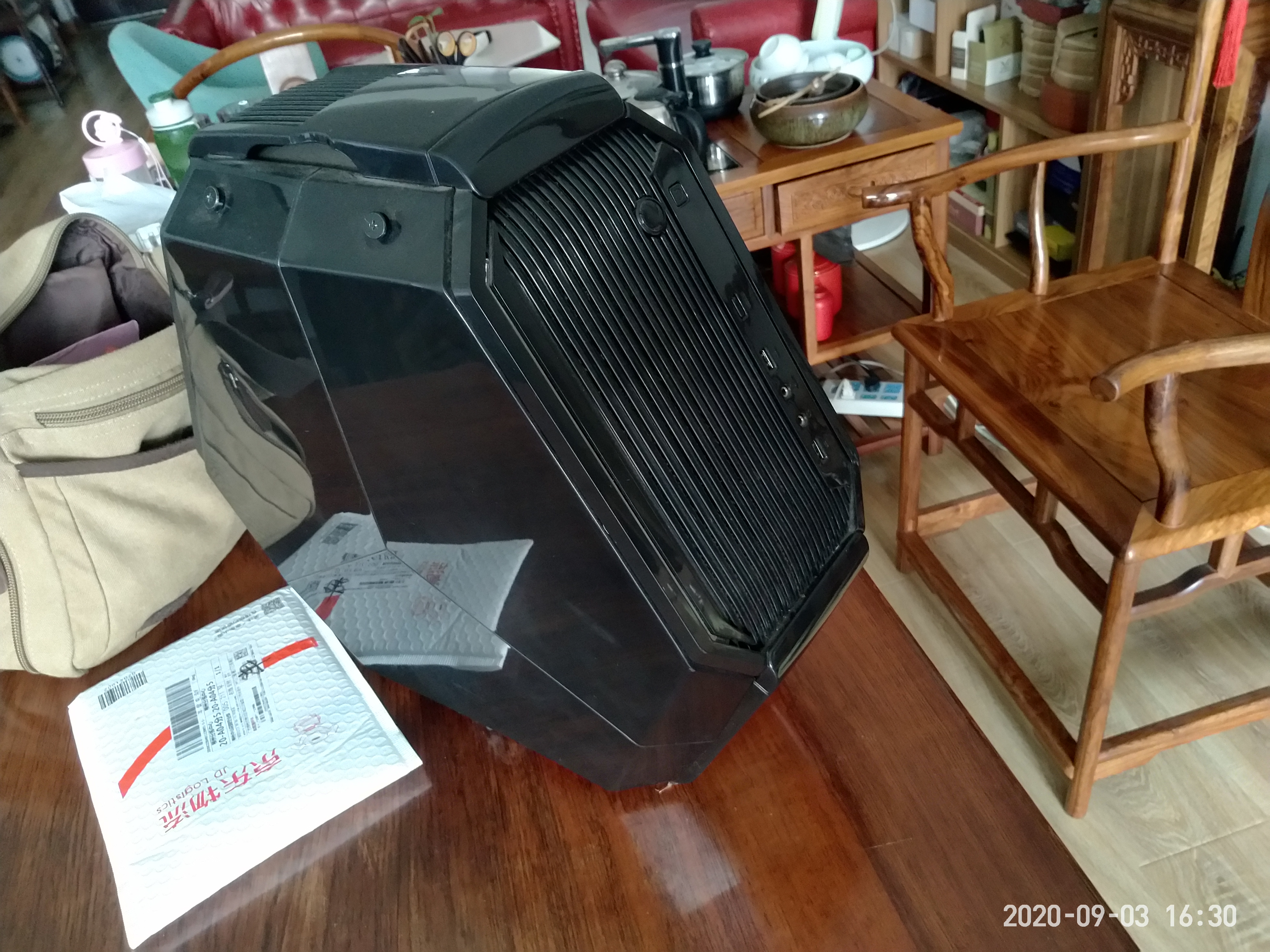 固态硬盘电脑卡顿严重解决方法,固态硬盘能不能改善电脑运行卡顿