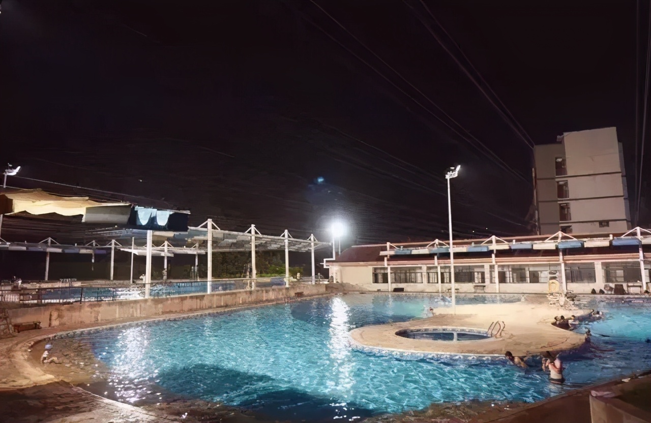 中国所有有游泳池的大学,广东省哪个大学有游泳池