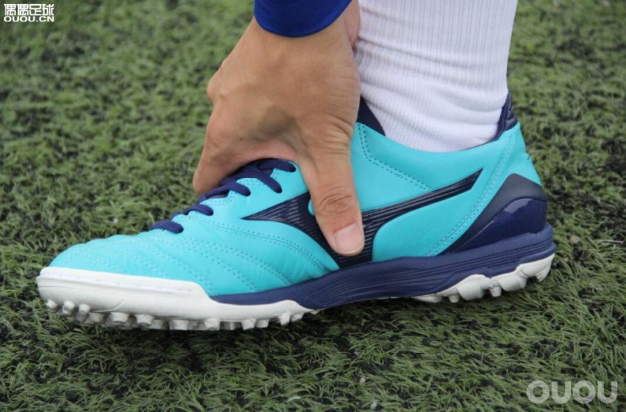 美津浓tf中端足球鞋推荐,美津浓足球鞋morelianeo3实测