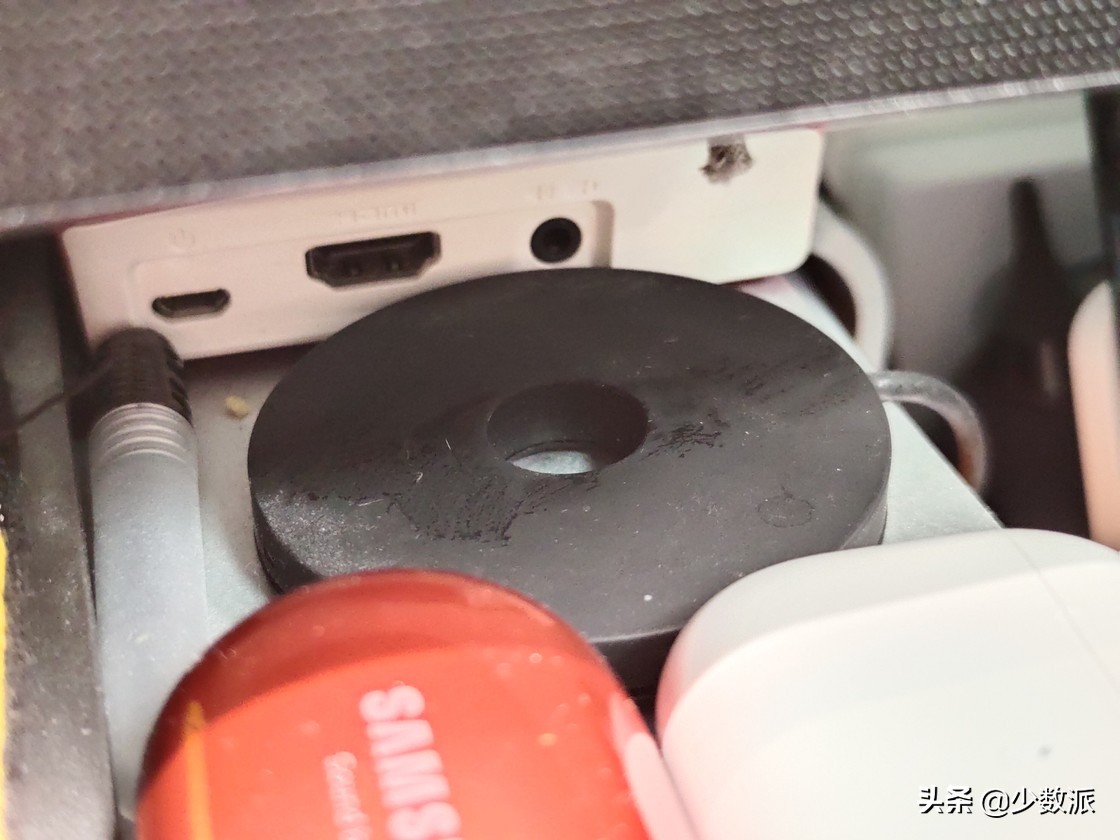 这也许是设备最多的桌面？我的「实用主义器材派」桌面分享