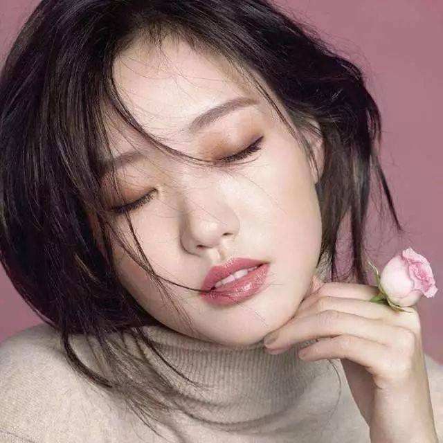 化妆初学口红推荐哪个,初学化妆用什么颜色的口红