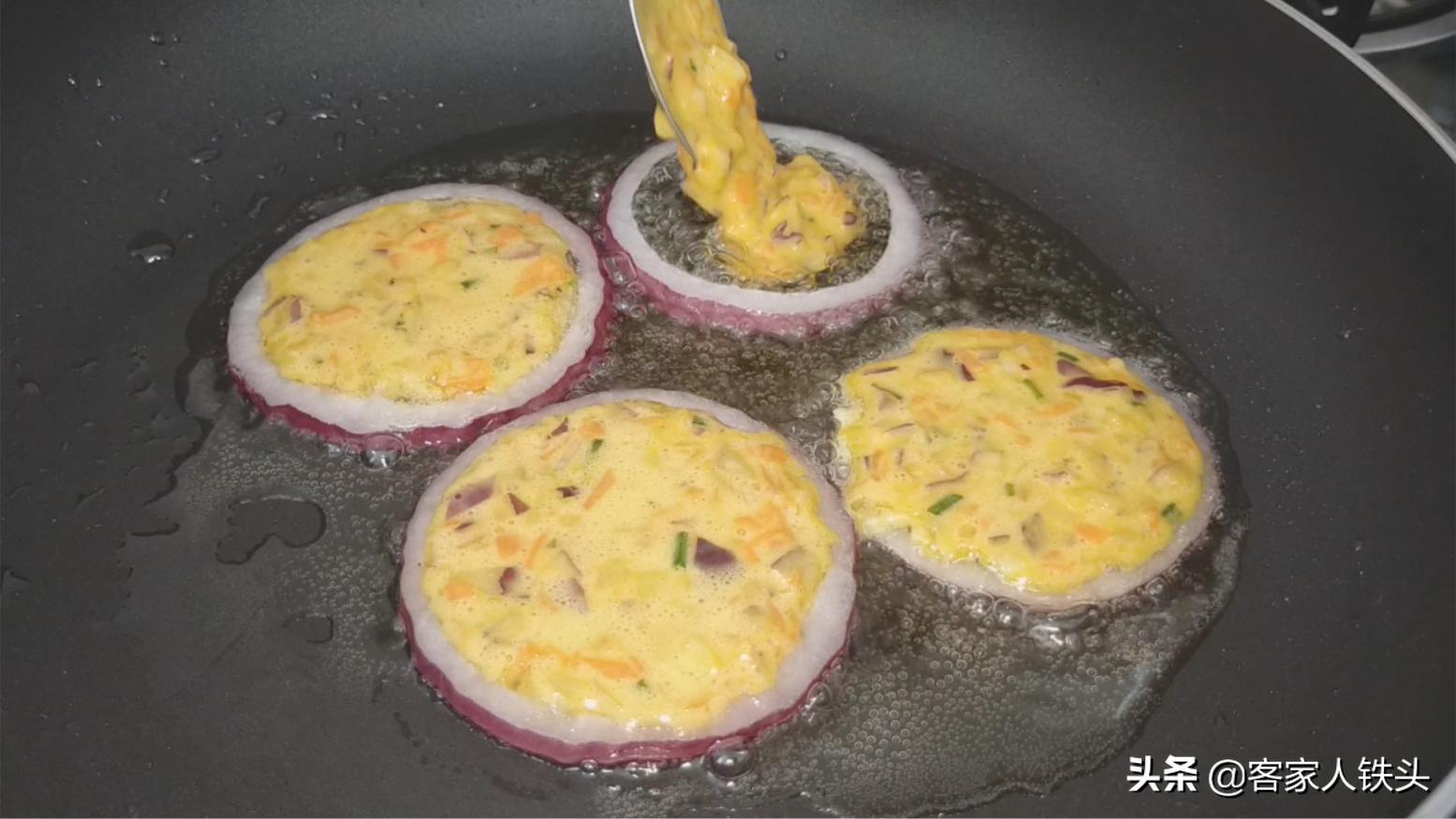 营养早餐简单做，1个洋葱3个蛋，楼下摆摊超火的鸡蛋香饼，真好吃