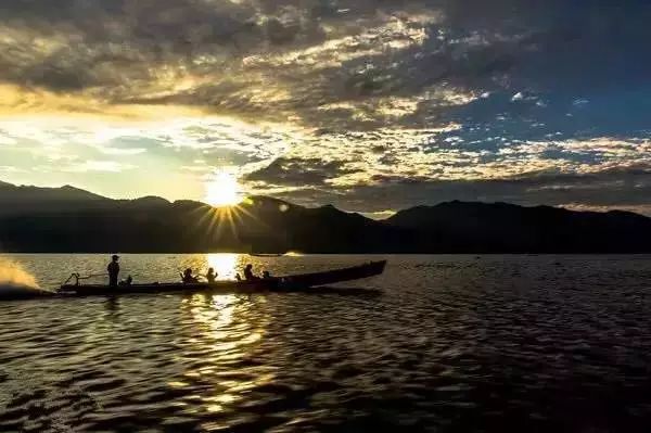 缅甸是一个让人着迷的地方,缅甸这个国家的特色