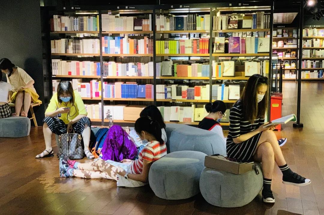 用阅读触摸成都｜在成都不能错过的10家书店（下）