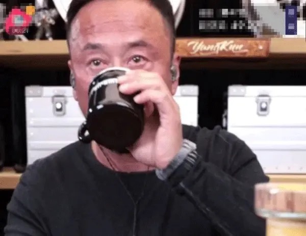 杨坤直播被怼完整版,杨坤汪峰喝酒