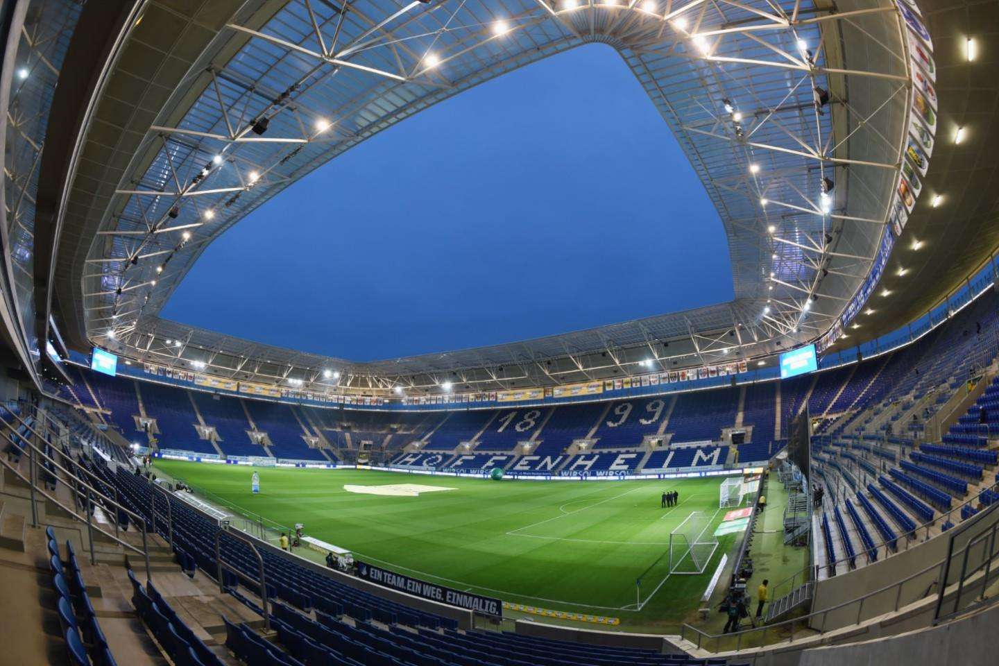 足球分析师是怎么分析足球的,职业足球分析师