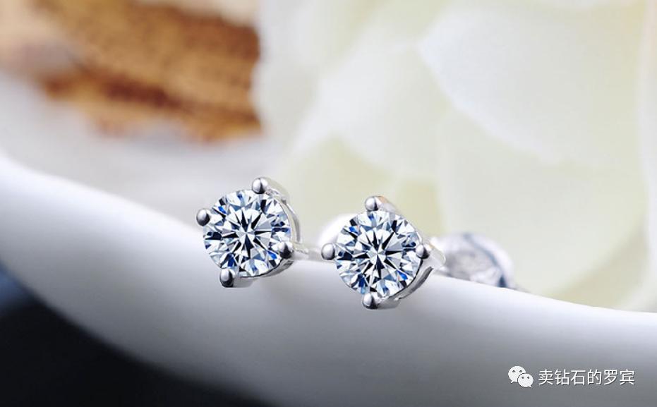 珠宝销售技巧1648：硬金坏了，为什么换彩金更合适？