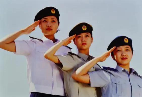 我军历史上最大规模军服换装几式,解放军第一次换装是什么水平