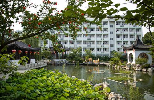 南京民办大专学费一览表,南京民办初中学费一览表