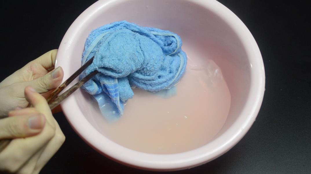 家里的毛巾很脏到底该怎么处理呢,毛巾天天洗怎么干