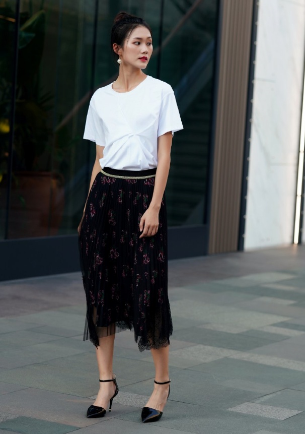 绑带鞋要凉凉了，这双“烟斗鞋”成潮人新宠，搭配纱裙又酷又仙