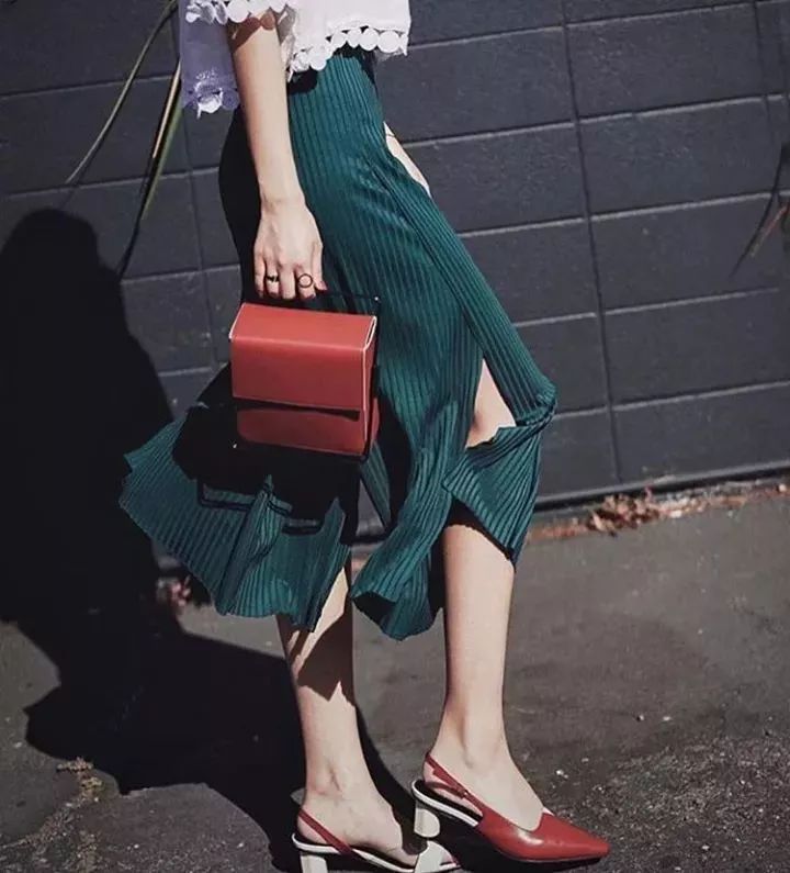 这款包包时尚又实用你还在等什么,今年最好看的小包包